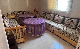 Haus in Nador/Sidi Ali, Marokko neben dem Meer